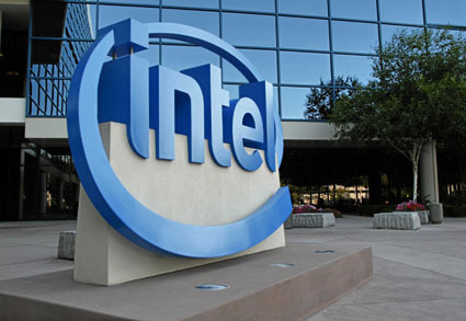 Intel представила новую версию процессора Intel Xeon - Nehalem-EX